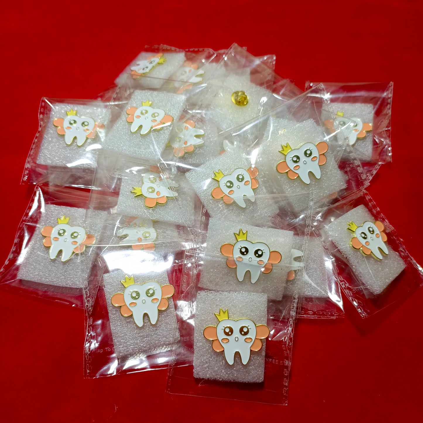 Lapel pins of tooth Butterfly