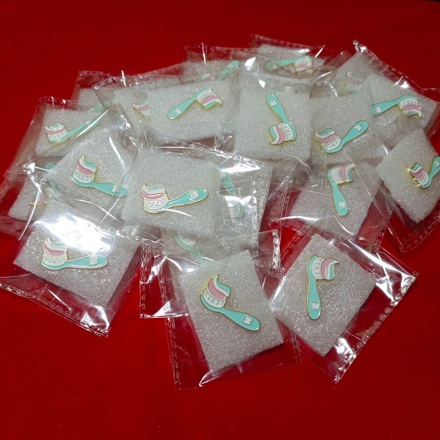 Lapel pins of toothbrush