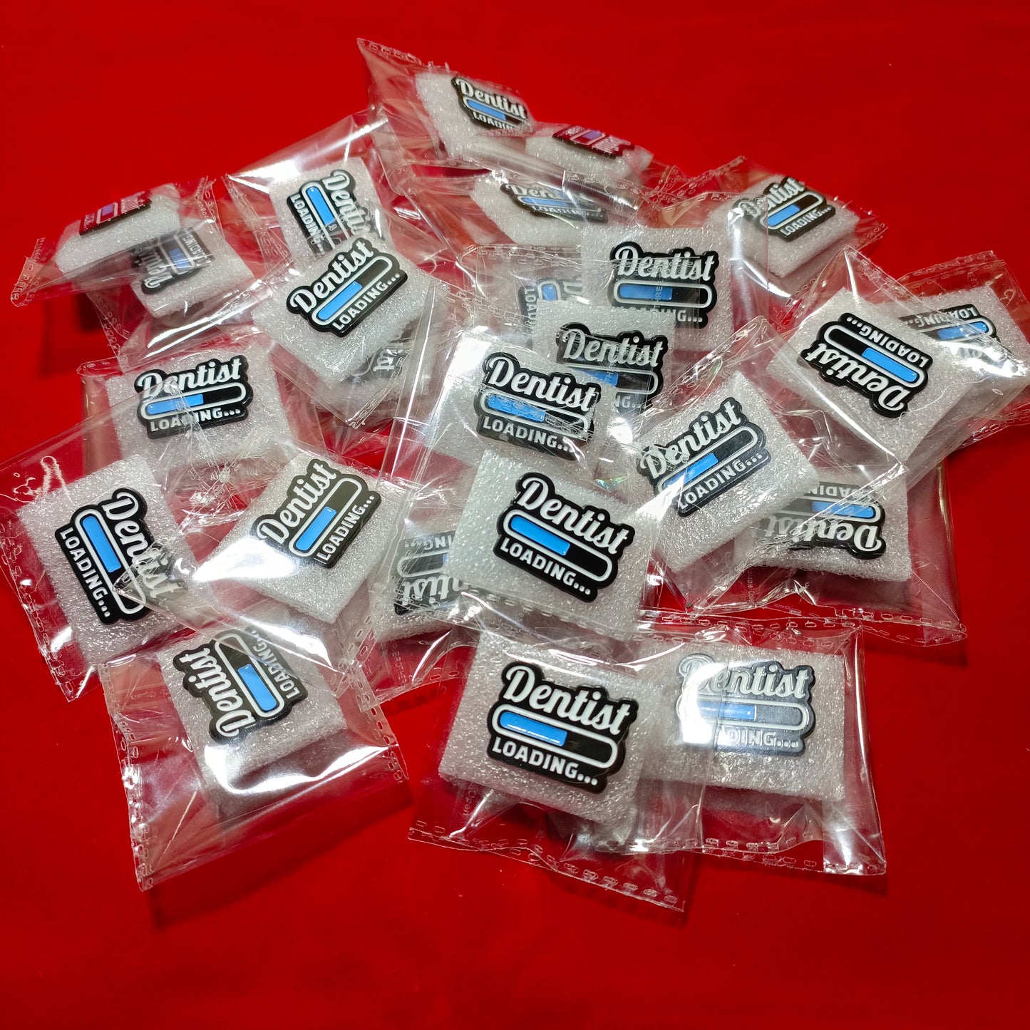 Lapel pins of Dentist Loading