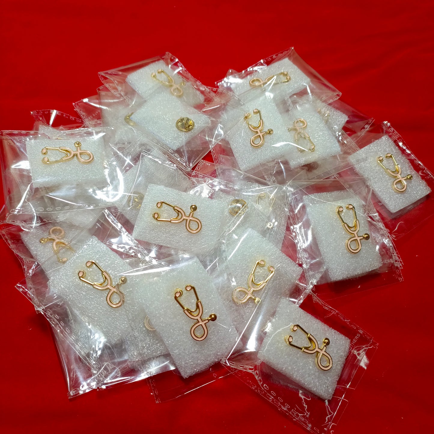 Lapel Pin of Stethoscope Pink