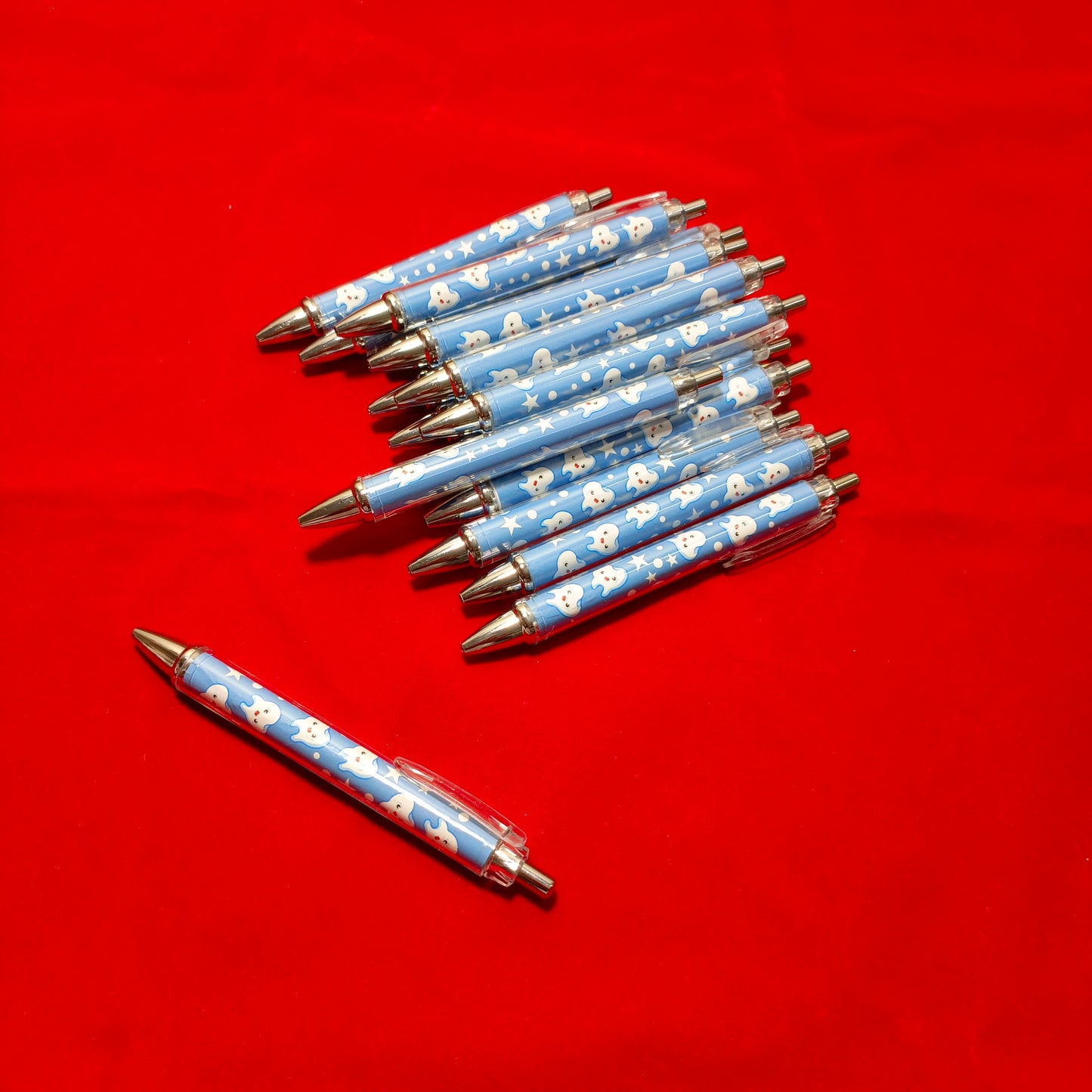 Ballpoint Pen, teeth printed on black theme