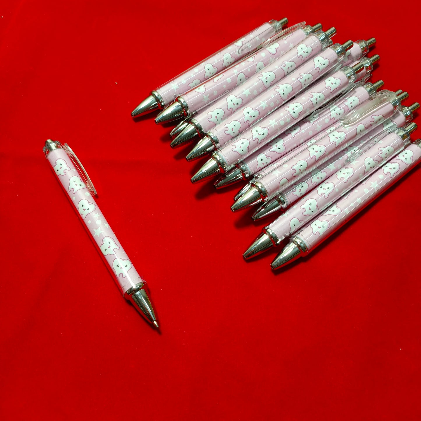 Ballpoint Pen, teeth printed on black theme