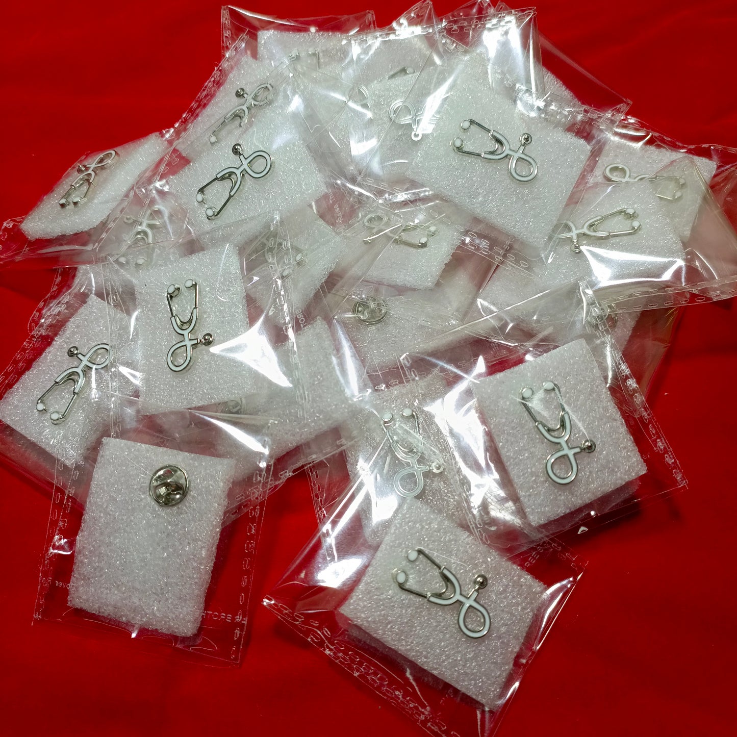 Lapel Pin of Stethoscope White