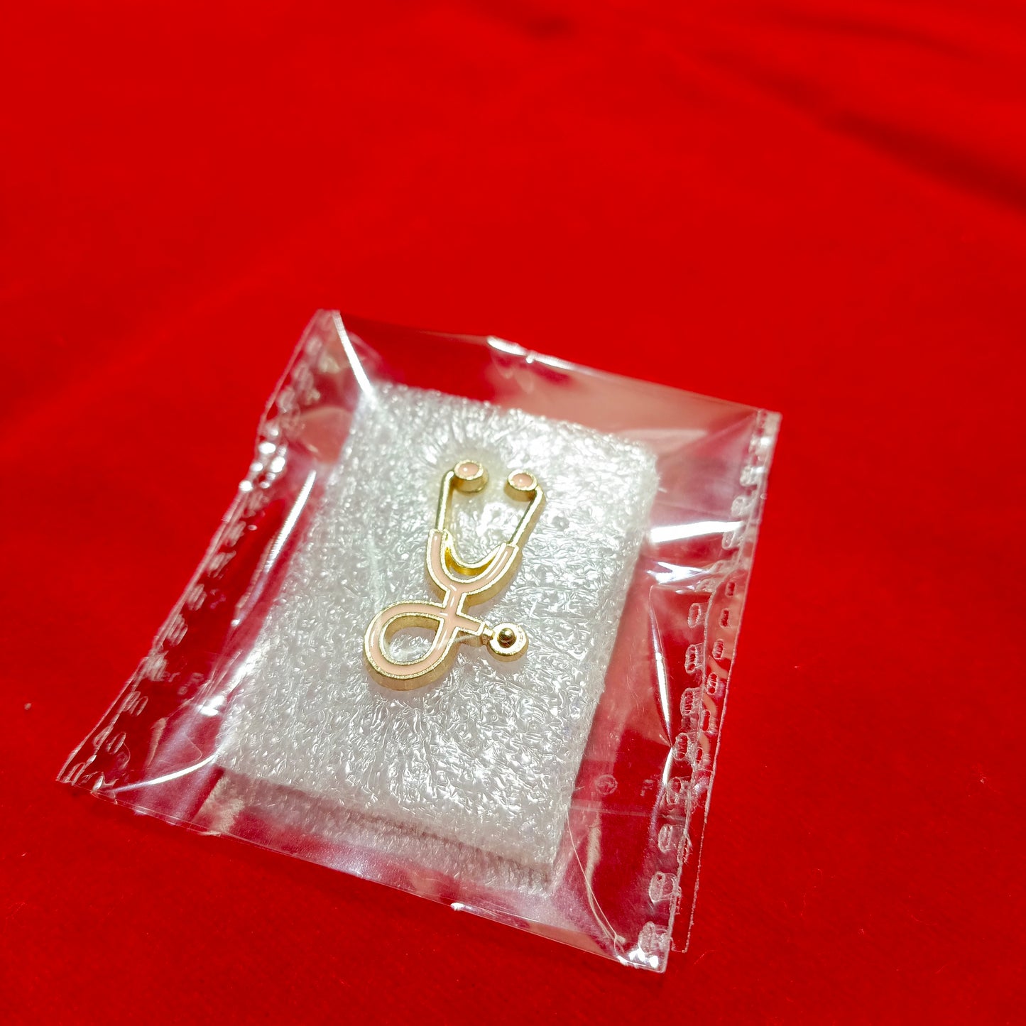 Lapel Pin of Stethoscope Pink