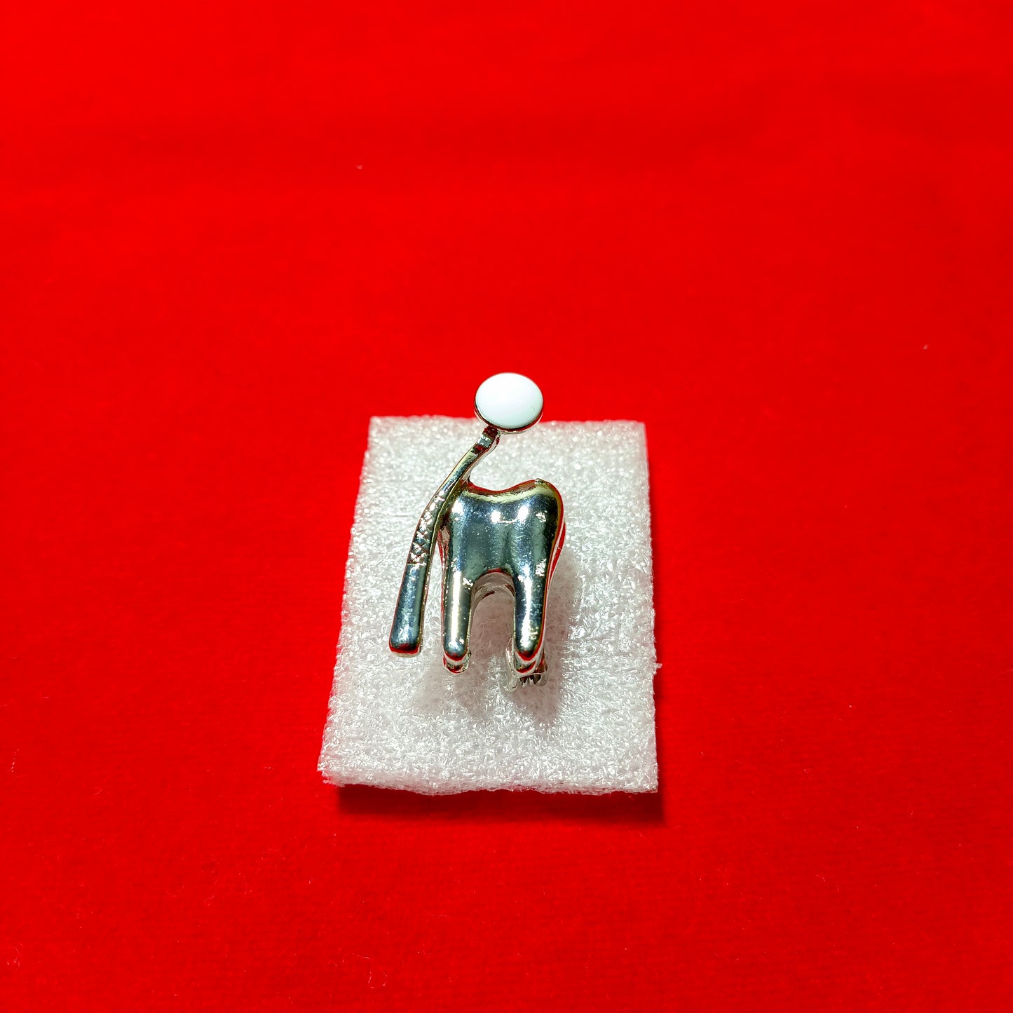 Lapel pins of tooth & brush