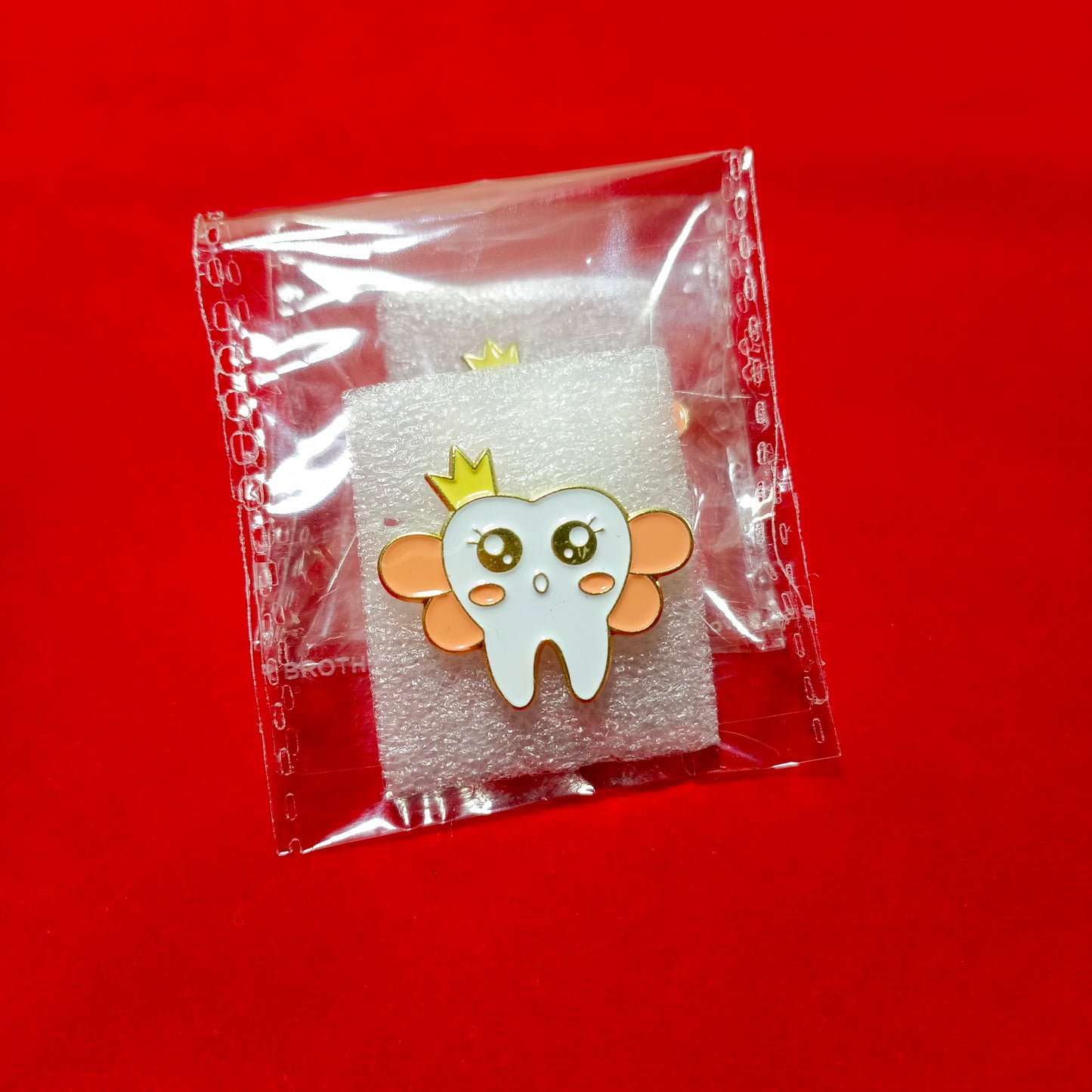 Lapel pins of tooth Butterfly